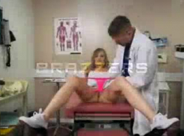 مدرس ممرضة ساخنة مارس الجنس من قبل المريض.
