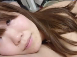 مثير يابانية في سن المراهقة جيسيكا تمتص الخفقان الديك الأسود